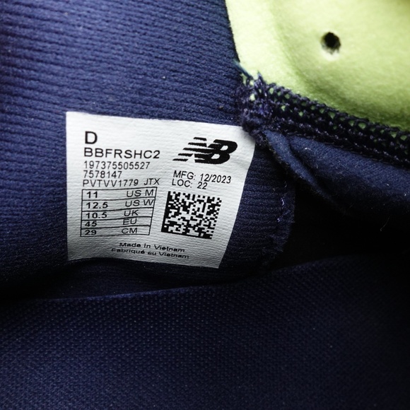 Athletic_Shoes